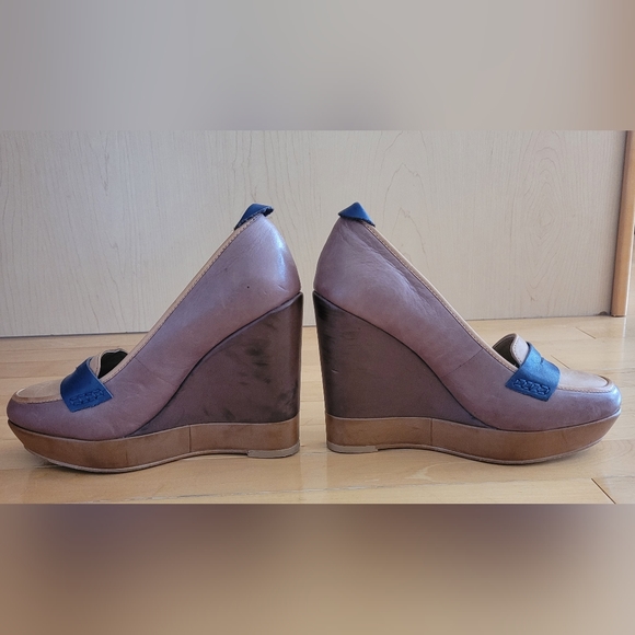 Tan and Navy Color Block Wedges size 8.5 - Picture 5 of 8